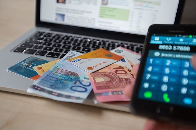 Žinios. Lietuvoje per pirmąjį pusmetį sukčiai iš gyventojų išviliojo per 6 mln. eurų