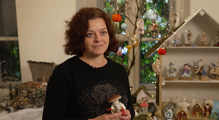 Mūsų rusų gatvė. Mamutų kaulų ir meteoritų nuolaužų ieškantis Michailas Ivanovas bei savadarbiai žaisliukai eglutei pagal Viktoriją Zausajevą