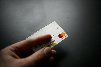 Paying card