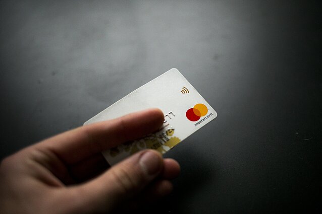Paying card