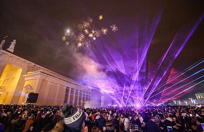 Panorama. Vilniaus Naujųjų metų sutiktuvės: trimatė projekcija bei lazerių šou