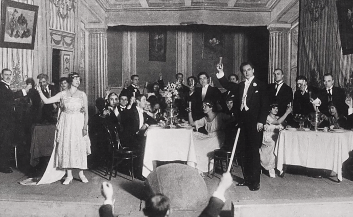 Su Naujųjų sutikimu susieta „Traviata“: tradicija, 100-metį pritraukianti pilnas sales