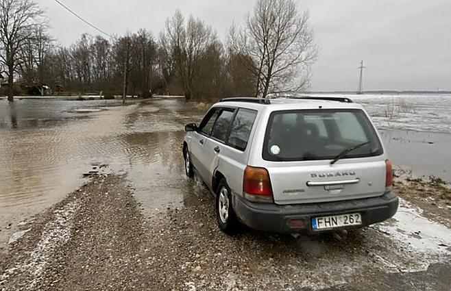 Žinios. Paskutinę praėjusių metų dieną Šilutės rajone prasidėjęs potvynis slūgsta