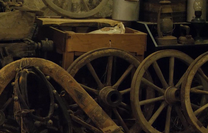 Užpaliuose buvusio dvaro arklidėse šeimos iniciatyva kuriamas muziejus bei edukacijų erdvė