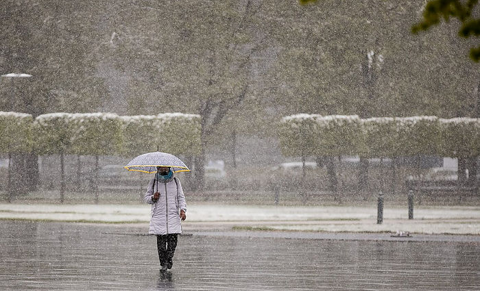 Sulauksime visko: negausų sniegą keis šlapdriba ir vėjai, savaitgalį į šalį trumpam užsuks ir šalčiai