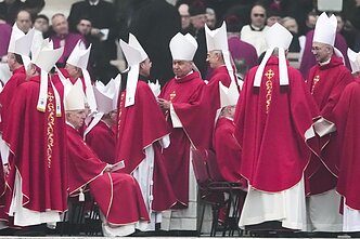 Popiežiaus Benedikto XVI laidotuvės