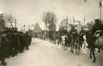 Savanorių armijos paradas Klaipėdoje 1923 m. vasario 16 d. Savanorių armijos paradas Klaipėdoje 1923 m. vasario 16 d.