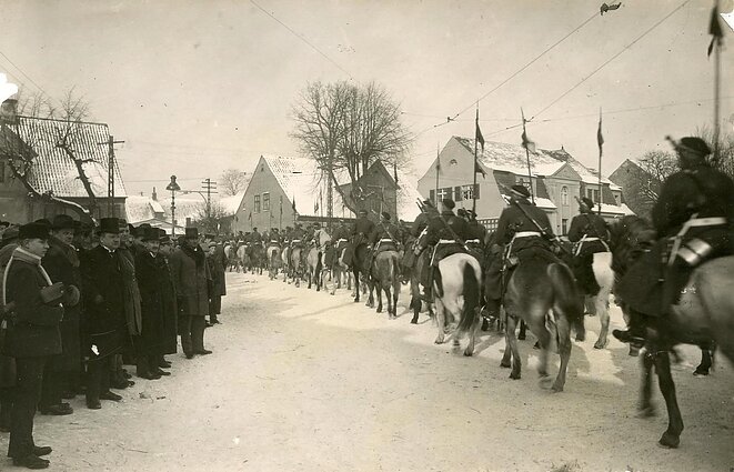 Savanorių armijos paradas Klaipėdoje 1923 m. vasario 16 d. Savanorių armijos paradas Klaipėdoje 1923 m. vasario 16 d.