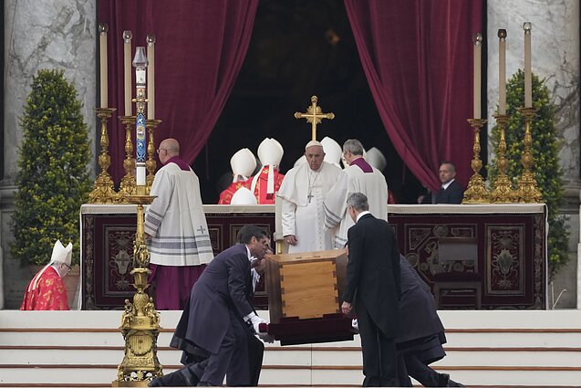 Benedikto XVI laidotuvės