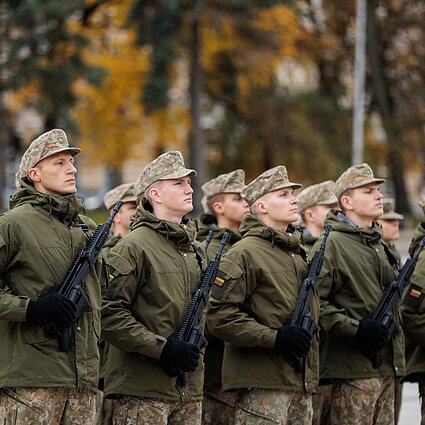 Lietuvos diena. Sudarytas 2023 m. šauktinių sąrašas: kvietimą į Lietuvos kariuomenę gaus apie 3,8 tūkst. jaunuolių