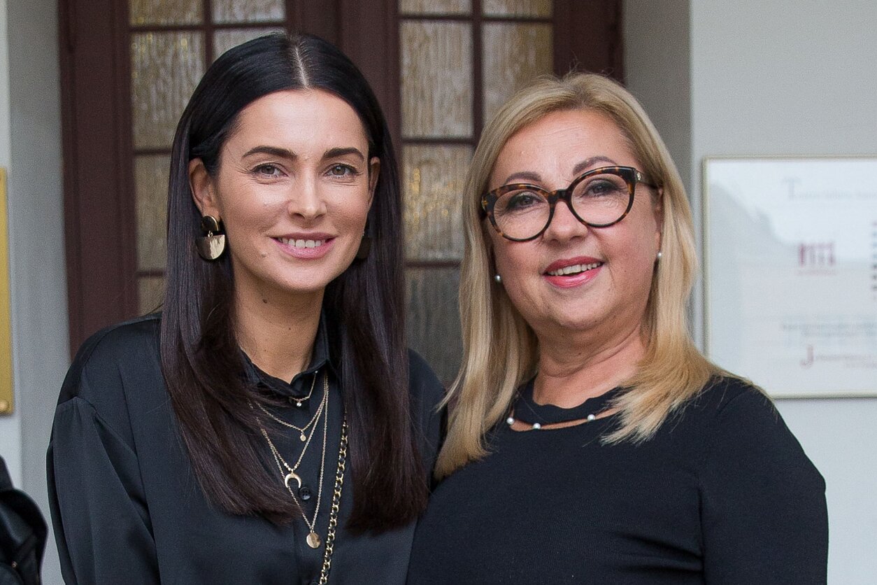 Agnė Jagelavičiūtė ir Nijolė Jagelavičienė Agnė Jagelavičiūtė ir Nijolė Jagelavičienė