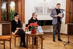 Gintarui Grajauskui įteikta Rašytojų sąjungos premija. Virginija Cibarauskė, Gintaras Grajauskas, Rimantas Kmita Gintarui Grajauskui įteikta Rašytojų sąjungos premija. Virginija Cibarauskė, Gintaras Grajauskas, Rimantas Kmita