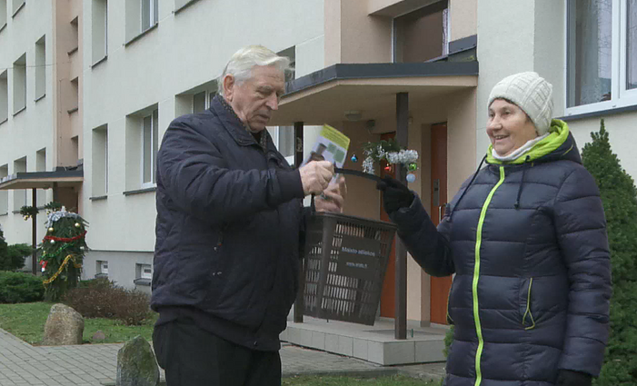 Panorama. Daugiabučių gyventojai skatinami geriau rūšiuoti atliekas – nemokamai dalinamos talpos maisto atliekoms