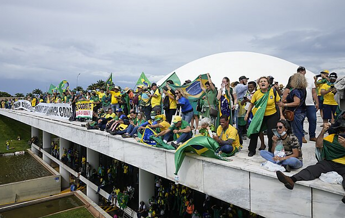 Žurnalistas apie riaušes Brazilijoje: tai yra patys radikaliausi Bolsonaro rėmėjai
