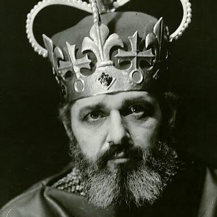 Pakeliui su klasika. Aktorius Vytautas Paukštė - legenda, ant kurios laikėsi teatras