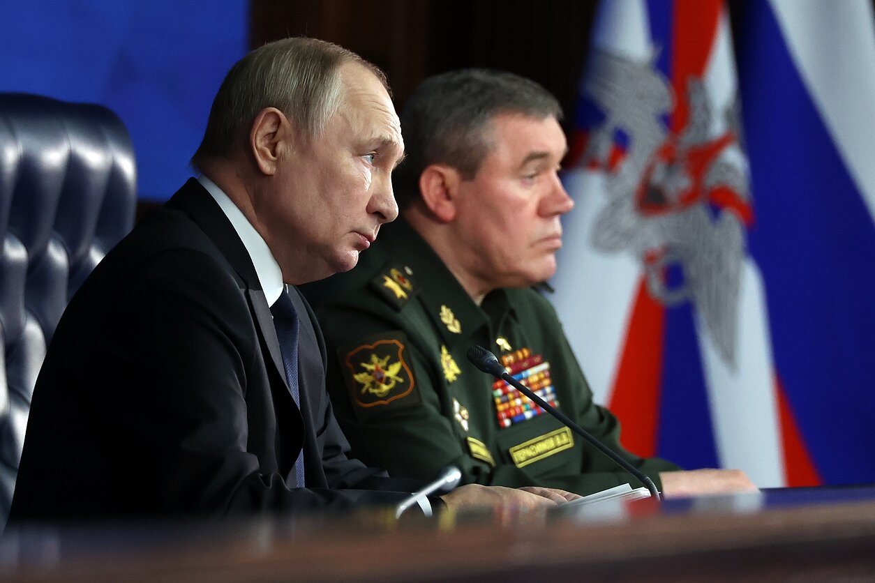 Vladimiras Putinas ir Valerijus Gerasimovas Vladimiras Putinas ir Valerijus Gerasimovas