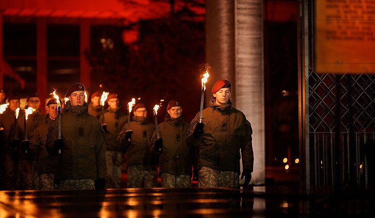 Atminimo laužų uždegimo ceremonija Nepriklausomybės aikštėje