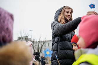 Flowers for Lithuanian and Ukrainian independence dot Vilnius park – in photos