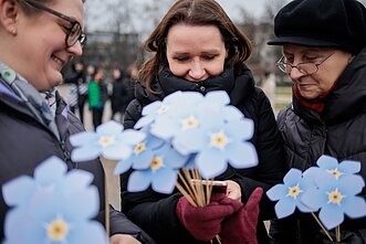 Flowers for Lithuanian and Ukrainian independence dot Vilnius park – in photos