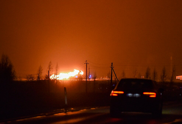 Panorama. Pasvalio r. sprogo dujotiekis: ugnis lokalizuota, gyventojai raginami užsidaryti langus ir likti namuose