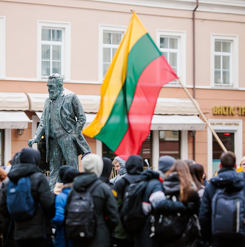 E. Blažio / LRT nuotr., Lietuvos Nepriklausomybės signataro dr. Jono Basanavičiaus gimtadienio minėjimas