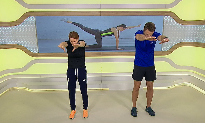 Lengva ir naudinga ryto mankšta dirbantiems sėdintį darbą: kineziterapeutė rekomenduoja tempimo pratimus atlikti kartą per valandą