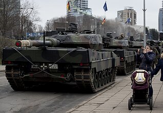Vokiški „Leopard-2“ tankai