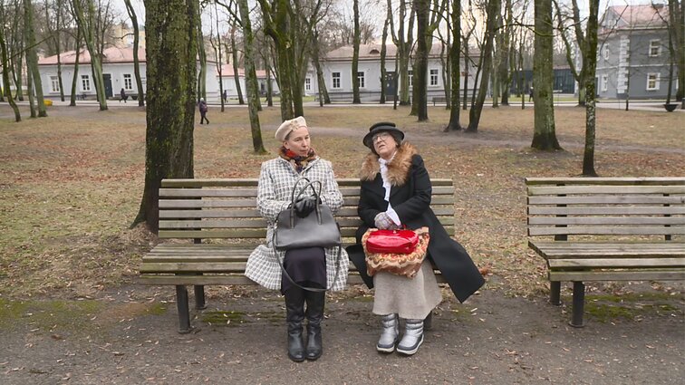 Dviračio žinios. Močiutės apie grynuosius ir korteles