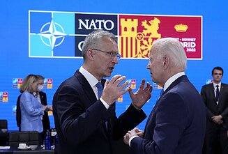 NATO viršunių susitikimas Madride / Asociatyvi