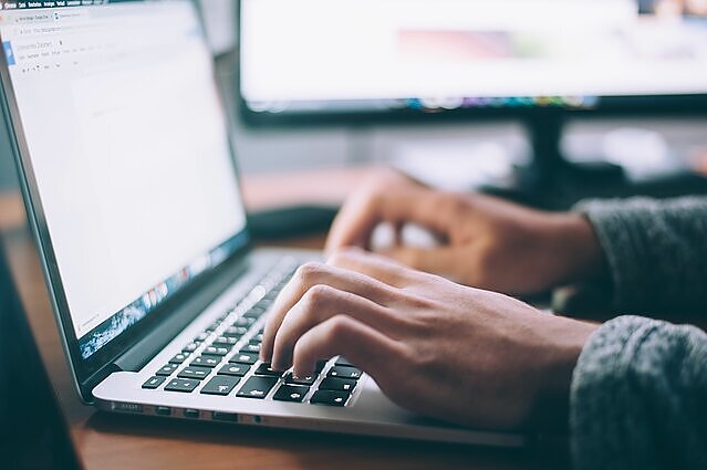 Informacinį pažeidžiamumą tyręs KTU dekanas: Lietuvoje kas antras žmogus linkęs pritarti sąmokslo teorijoms