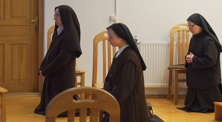 Basosios karmelitės