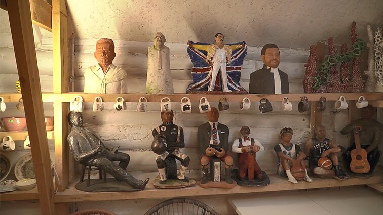 Kultūros diena. Giedriaus Mazūro skulptūrų parke – akį traukiančios įžymybių molinės skulptūros, o ekskursiją veda jaunasis gidas