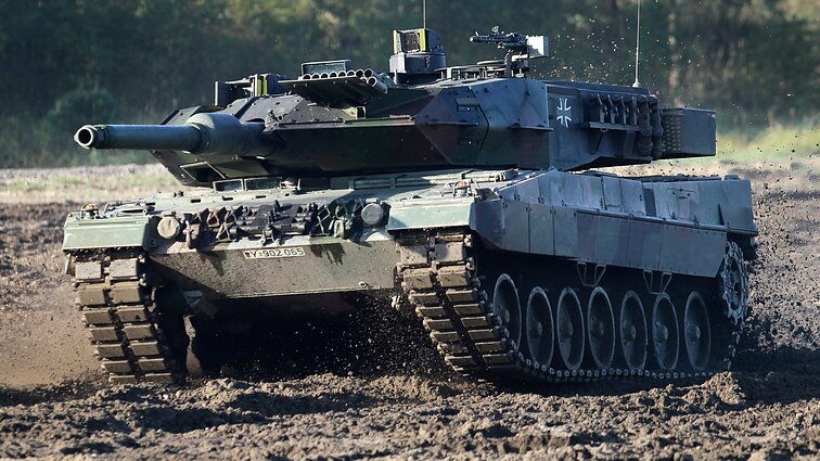 Žinios. Morawieckis sako, kad Lenkija Berlynui teiks oficialų prašymą dėl tankų perdavimo Ukrainai