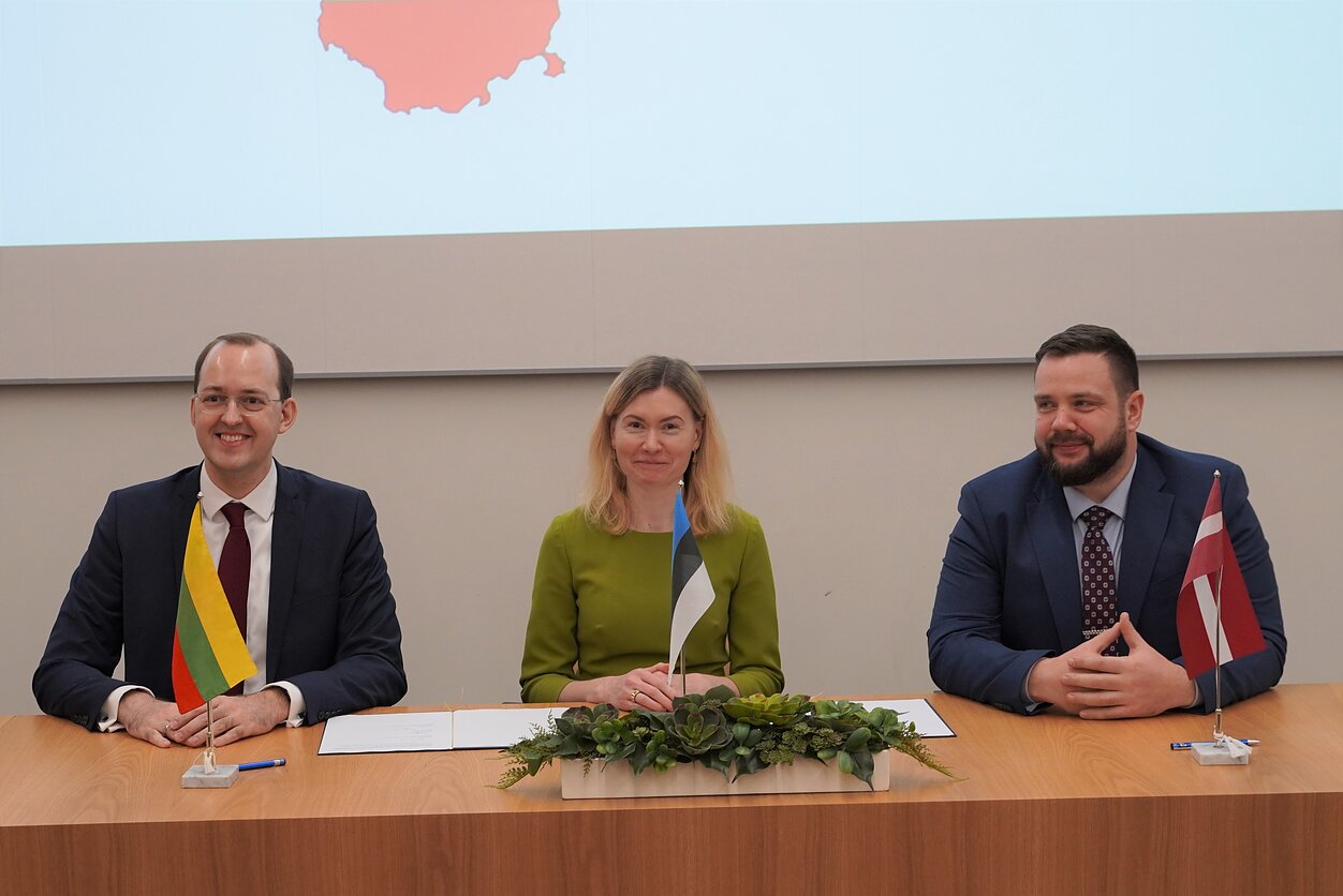 Taline susitikę Baltijos šalių ministrai sutarė spartinti „Rail Balticos“ projekto įgyvendinimą