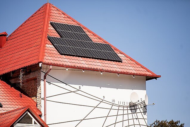 Diskusijos dėl saulės energetikos: pernai apribotą komercinių saulės parkų plėtrą siūloma atlaisvinti