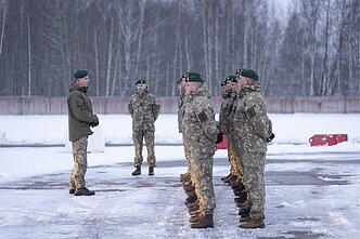 Lithuanian military instructors leave for the UK to train Ukrainian troops