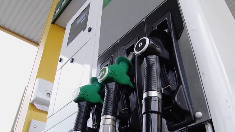 Atsako ekspertai: ką daryti, jei per klaidą į dyzelino baką įpylėte benzino?