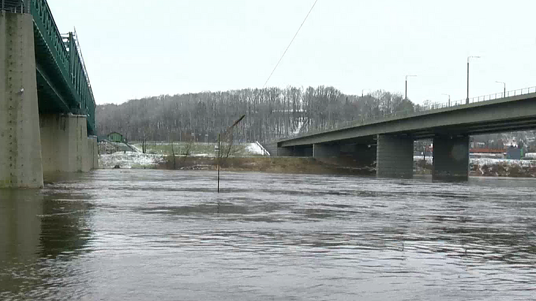 Valdininkai nesutaria, kas turėtų valyti naftos produktais užterštą teritoriją Kaune