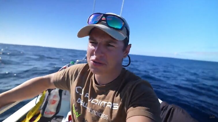 Pokalbis su Valujavičiumi tiesiogiai iš Atlanto – apie į vandenį nubloškusią bangą ir kaip elgėsi ją pamatęs