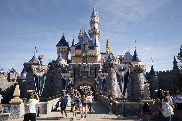 „Walt Disney“ kompanijos šimtmetis: su kokiais naujais iššūkiais susiduria kino industrija?