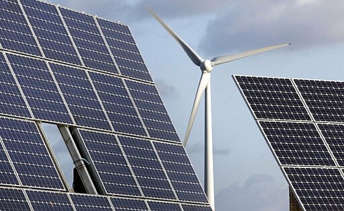 Poderys apie investicijas į švaresnę energiją: pinigai vis dar plūsta į taršiąją energetiką
