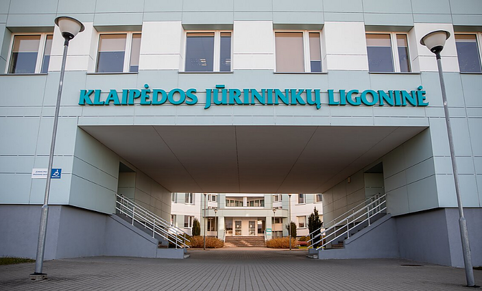 Žinios. Klaipėdiečiai piktinasi: norėdami užsiregistruoti pas gydytoją, nuo ryto turėjo laukti eilėje lauke