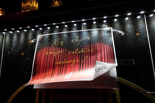 Palaikymo akcija-performansas už senąją LNOBT vadovybę