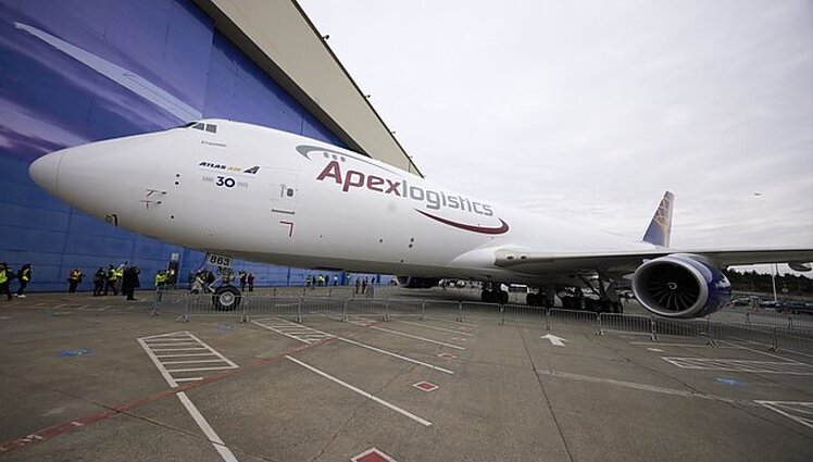 Baigiasi „Boeing 747“ era: iš gamyklos išriedėjo paskutinis „pasaulį sumažinęs“ lėktuvas