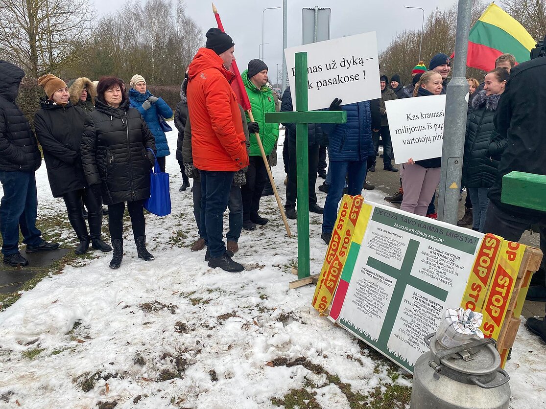 Pienininkai protestuoja visoje Lietuvoje Pienininkai protestuoja visoje Lietuvoje
