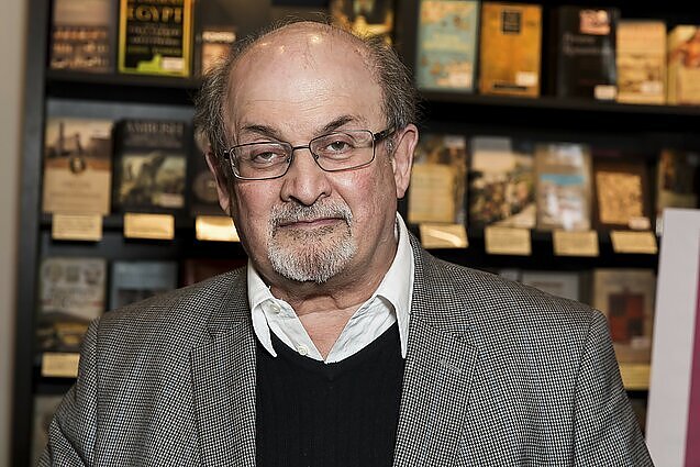 Žiauriai subadytas rašytojas Rushdie išleido naują romaną: kūrinys sulaukė gerų kritikų atsiliepimų