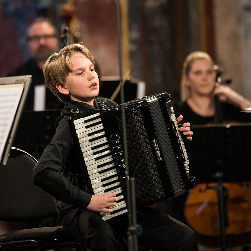 Ryto allegro. Rostropovičiaus paramos fondui – 20: daug kas neįsivaizduoja, kiek kainuoja profesionalūs muzikos instrumentai