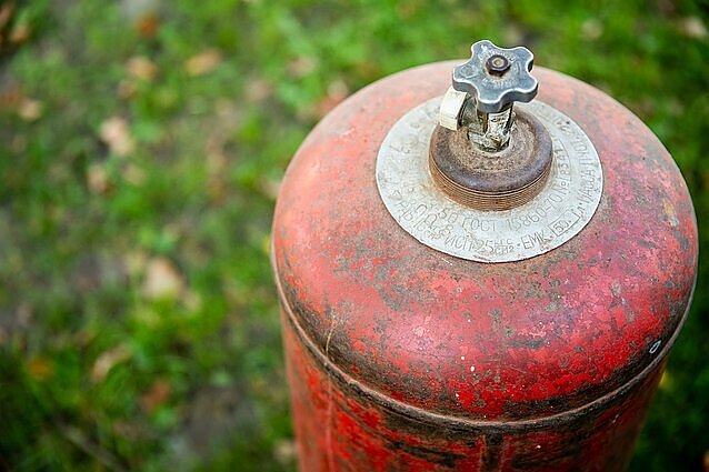 Gyventojai atsisakyti pigiau kainuojančių dujų neskuba: pratęstas terminas dujų balionų keitimui daugiabučiuose
