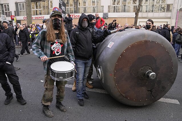 Prancūzijoje vėl vyksta protestai prieš pensijų reformą