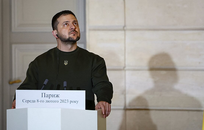 Žinios. Zelenskis: Ukrainos rytuose padėtis itin sunki, mūšiai vyksta dėl kiekvieno metro